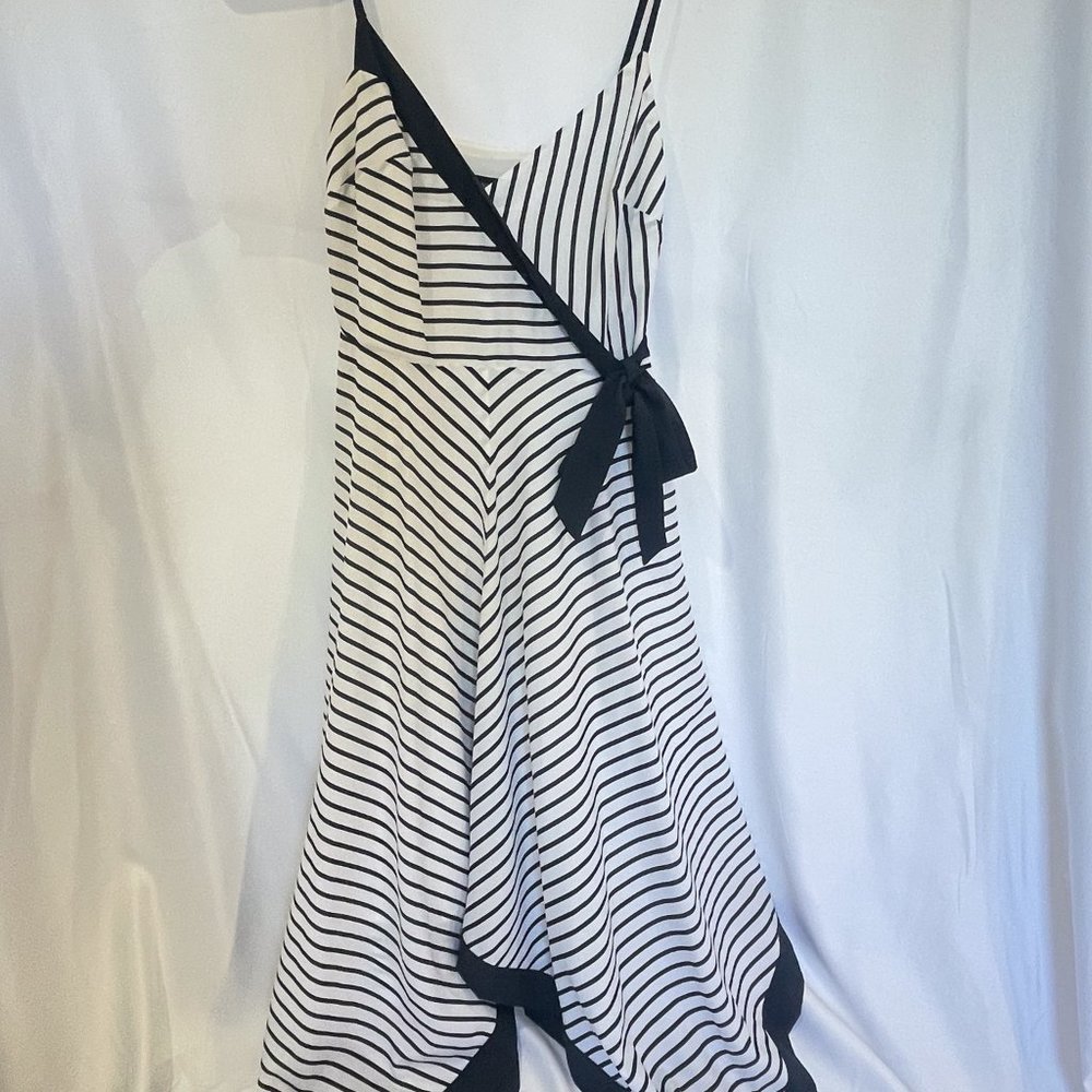 Banana Republic - Resort Style Wrap Dress - SZ XS
